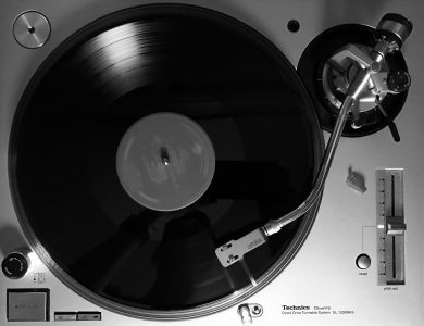 Black & White Turntable