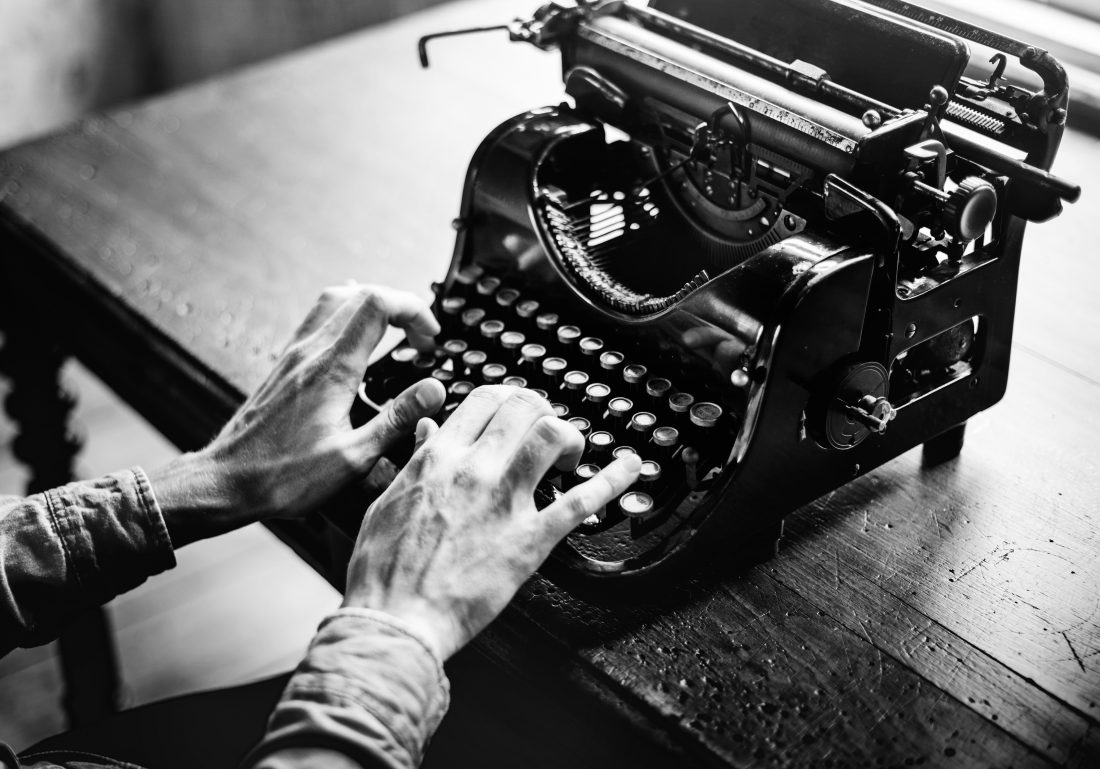 Free stock image of Typing Typewriter